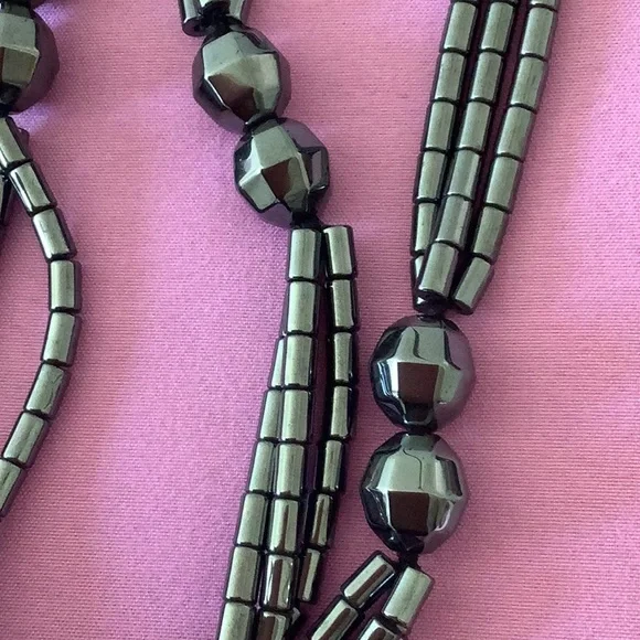 Beautiful Opera length ( on the bust or below) multi strand hematite necklace - Picture 3 of 4